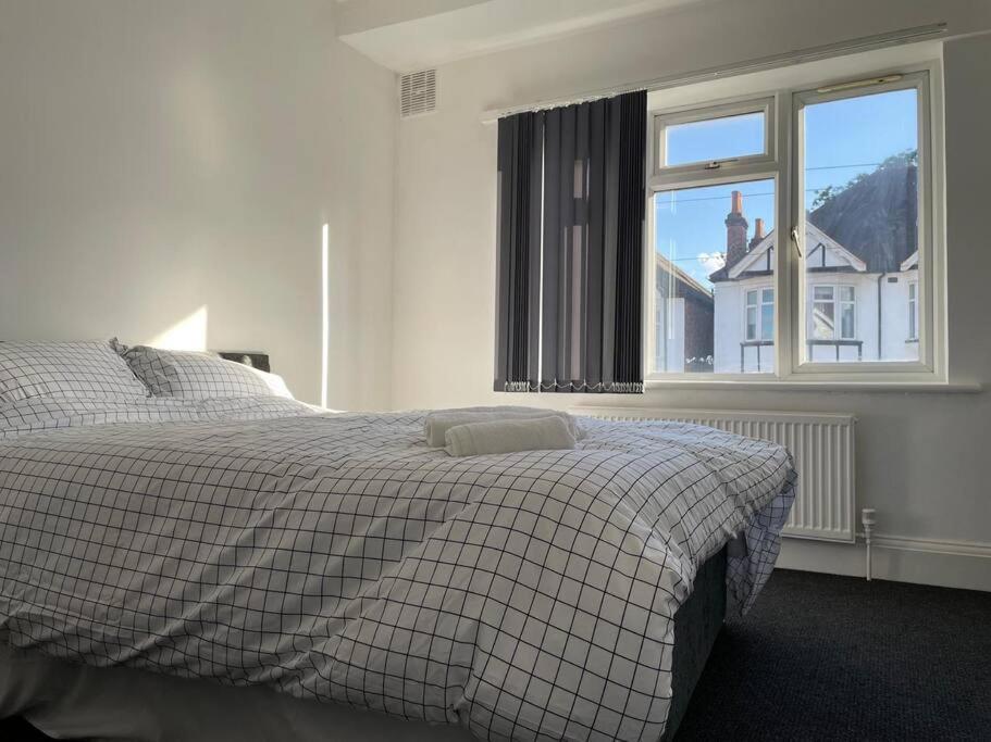 5 Bed 5Mins From Wembley Stadium London Exteriör bild